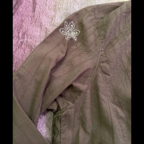 *SOLD* Columbia Button Front Unrestricted Shirt - Picture 2 of 6